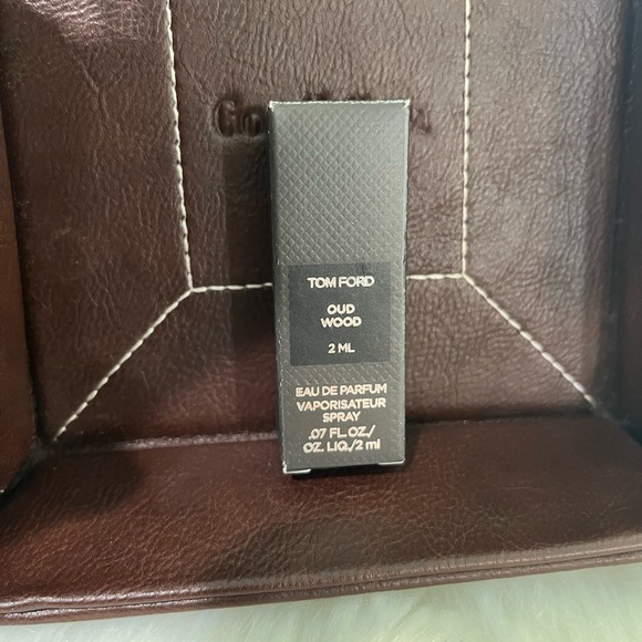 TOM FORD OUD WOOD SAMPLE PERFUME NEW IN BOX - Picture 3 of 8
